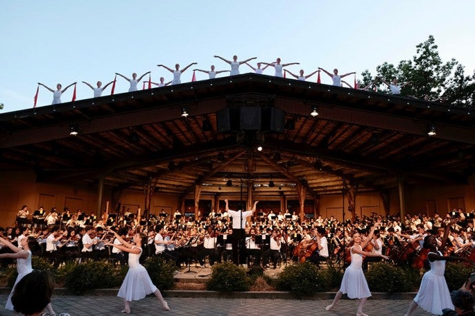 Jung-Ho Pak leads the 2019 performance of "Les Préludes"